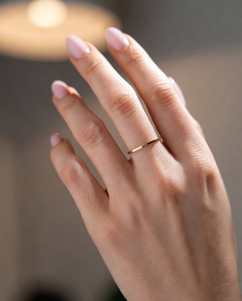 Diamond carat on hand
